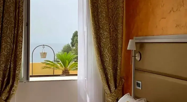 Семейный номер Standard с балконом и с видом на море Hotel LAriana ISOLE EOLIE - UNA Esperienze