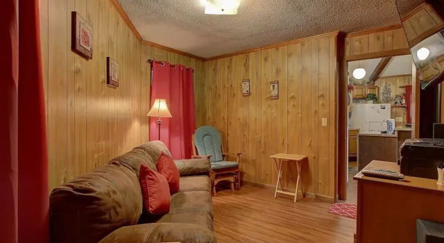 Bear Hugs 1 Bedroom 1 Bathroom Chalet