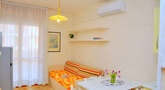 One Bedroom Apartment With Stunning sea View, Забронировать Апартаменты/квартира Бибионе-Пинеда Венето, рядом с Долина Вальгранде