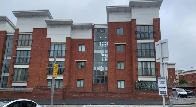 2 Bedroom 2 Bath Apartment, sleeps 4, Town Centre, Забронировать Апартаменты/квартира Апартаменты Вулвергемптона, рядом с Wolverhampton City Council, Апартаменты/квартира