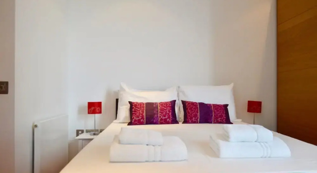1 Bedroom Central Apartment, Забронировать Апартаменты/квартира Эдинбург Midlothian, рядом с Национальный музей Шотландии
