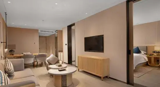Люкс с видом на сад Blue Ocean Lindun Hotel