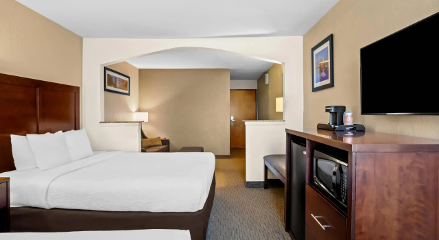 Четырёхместный люкс Quality Suites Irving-Las Colinas