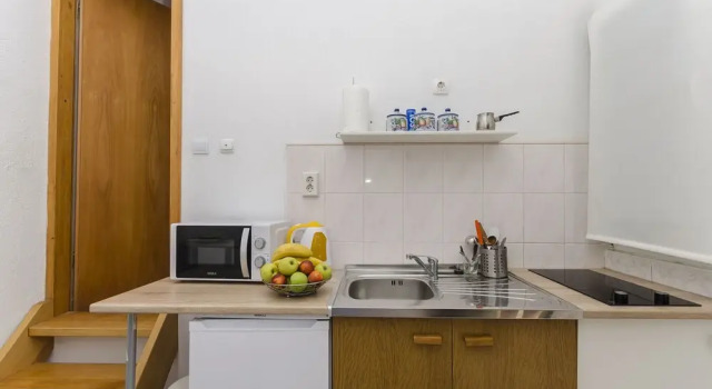 Apartment Vera, Забронировать Апартаменты/квартира Водице Шибенско-Книнская жупания, рядом с Пристань для яхт ACI Водице