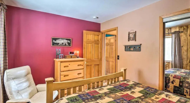 Коттедж 22str-00047 Fairplay Cabin w/ Deck on 3 Acres!