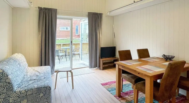 4 Person Holiday Home in Farjestaden, Varaa Lomakoti Mökit kohteessa Småland, Mökki