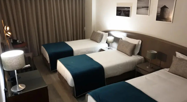 Трёхместный семейный номер Standard Apulia Praia Hotel