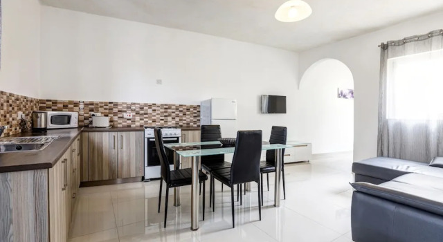 Deluxe room Dolphin Court Gozo