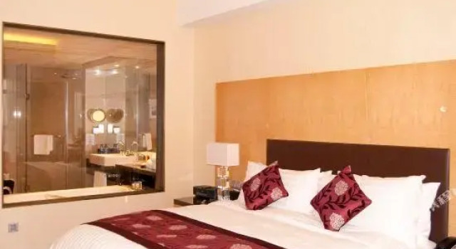 Номер Superior Crowne Plaza Tianjin Binhai by IHG