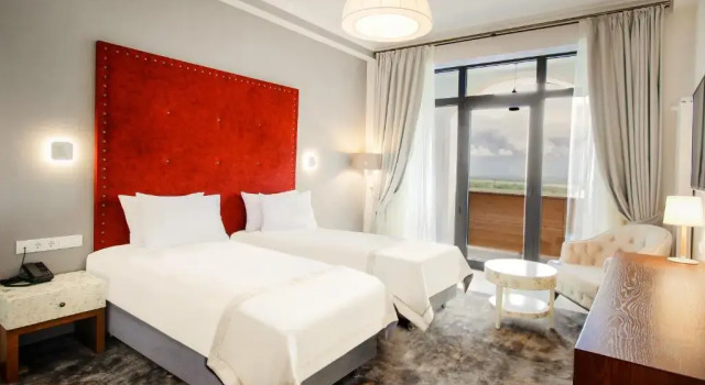 Двухместный номер Standard с видом на бассейн Курорт Akhasheni Wine Resort & Spa