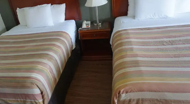Четырёхместный номер Standard с видом на парк ISLAND HOTEL of Space Coast