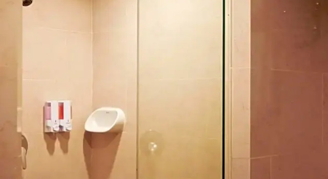 Номер Standard Triple 8 Inn Bangkok