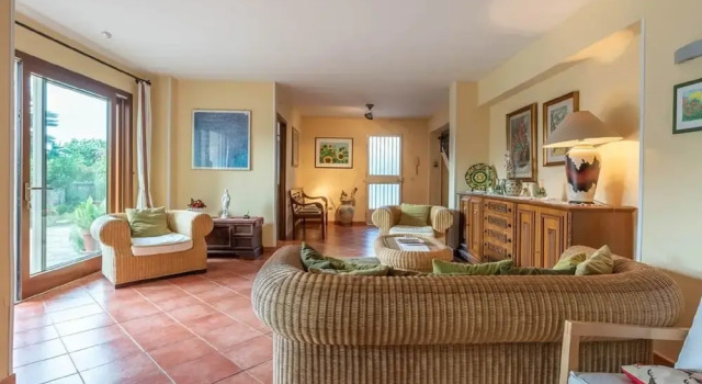 Marvellous Holiday Home near Palermo with Pool & Garden, Prenota Hotel Misilmeri Sicilia