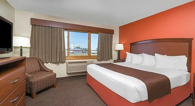 Четырёхместный номер Standard AmericInn by Wyndham Grafton