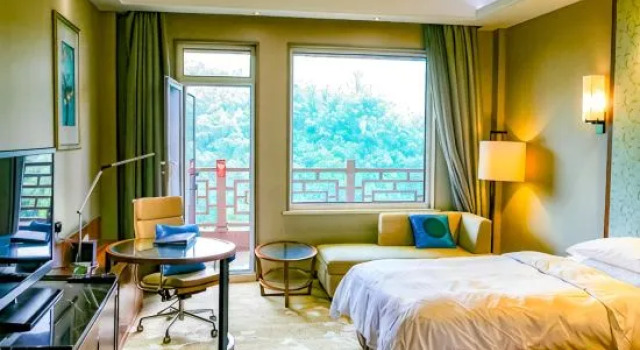 Номер Deluxe Oriental Spring Resort Dalian