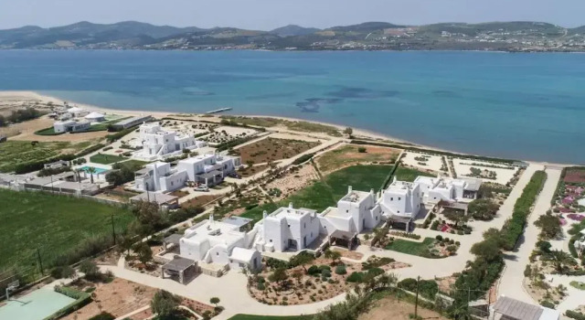 Sea front 2 bed house next to kite sports