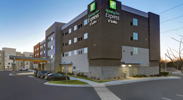 Holiday Inn Express & Suites - Lenexa - Overland Park Area, an IHG Hotel, Prenota Hotel Overland Park Kansas