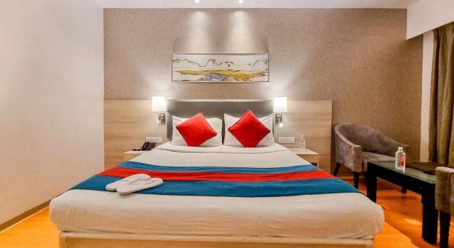 Номер Deluxe Hotel Express Inn Next To BigBazar	