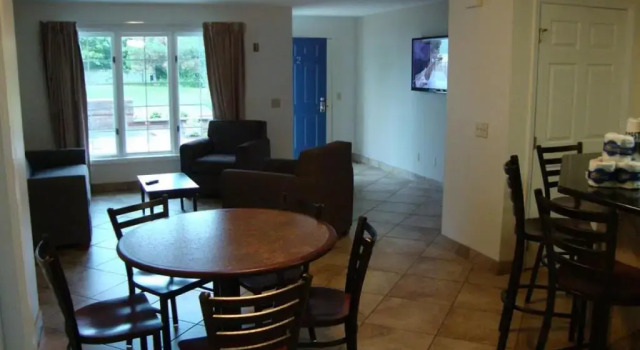 Put-In-Bay Poolview Condo #6, Buchen Sie Hotel Lake Erie Islands USA