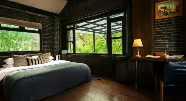 Dwuosobowy suite z widokiem na dziedziniec Adonis Inn Lijiang