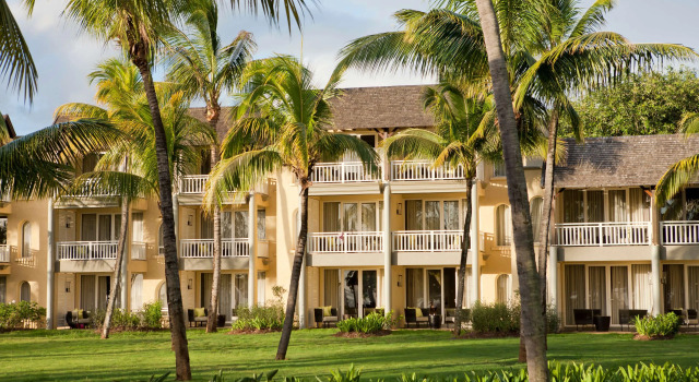 OUTRIGGER Mauritius Beach Resort, Book Ferieresort Hoteller i Black River Gorges National Park med morgenmad, Morgenmad