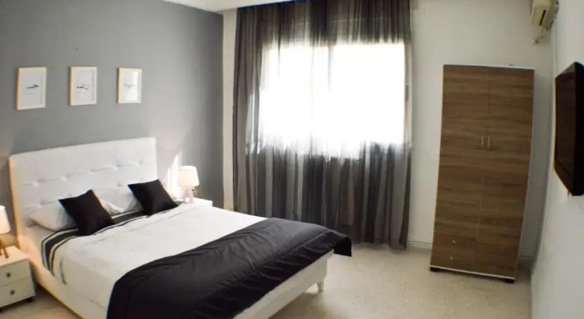 Cosy Triplex in La Marsa - 3 bed 2 Bath, Buchen Sie Ferienwohnung La Marsa 