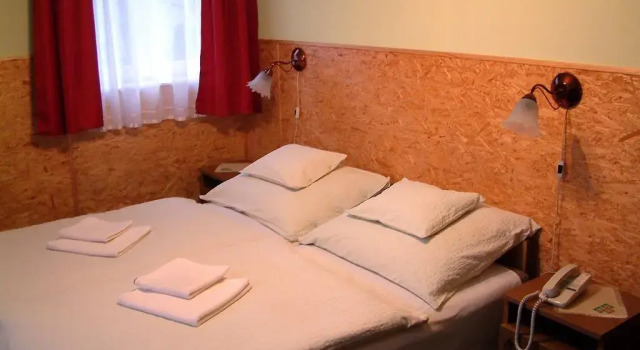 Zenit Panzió, Book Hotel Miskolc 
