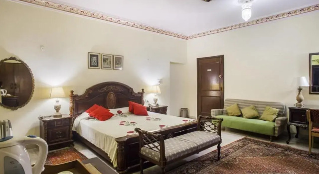 Hotel Megh Niwas