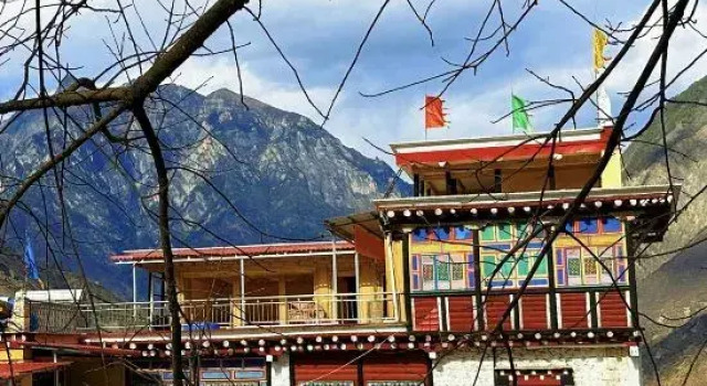 Zhuolonglinka Homestay, Prenota Hotel Hotel a Danba con parcheggio, Parcheggio