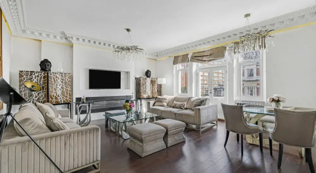 Royal Residence - Steps Away From Hyde Park