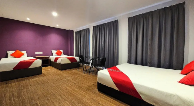 Четырёхместный номер Deluxe с 3 комнатами Good2Stay Budget Hotel l Lift l Coway Water l WIFI6 l Laundromat