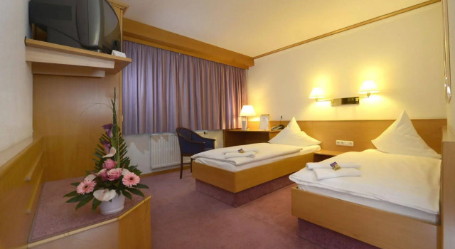 Hotel Bavaria Brehna, Prenota Hotel Hotel a Garz con parcheggio, Parcheggio