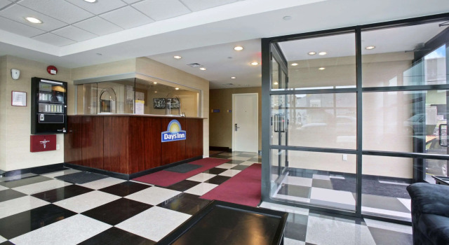 Days Inn by Wyndham Bronx Near Stadium, Забронировать Отель Бронкс Нью-Йоркская агломерация, рядом с Bronx Museum of the Arts