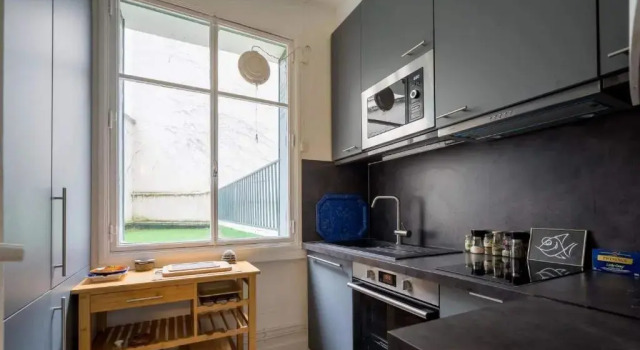 Neuilly-Sur-Seine F2 En Rez de Chaussee (Adults Only)