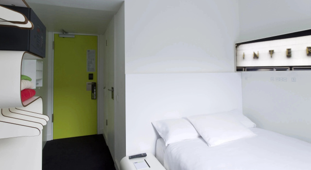 Номер Standard Hotel Gat Point Charlie