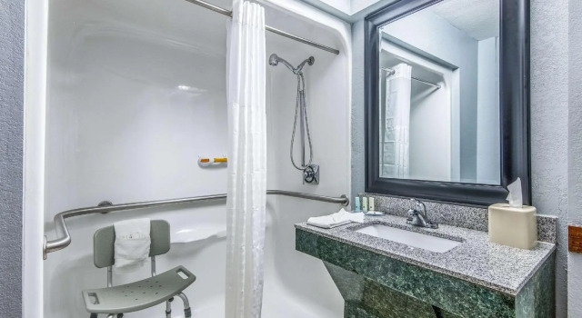 Четырёхместный люкс Quality Suites Maumelle - Little Rock Northwest