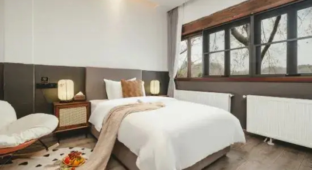 Люкс с 2 комнатами с видом на внутренний двор Shisanjian Hotel