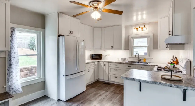 Апартаменты Family-friendly Altoona Abode w/ Spacious Patio!