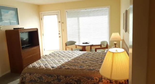 Номер Standard The Breakers Long Beach