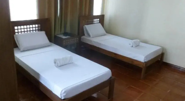 Makabata Guesthouse & Cafe, Забронировать Отель Отели и гостиницы Манилы, рядом с Университет Де-Ла-Салль, Отель