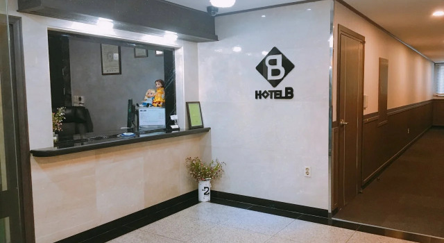 B Hotel