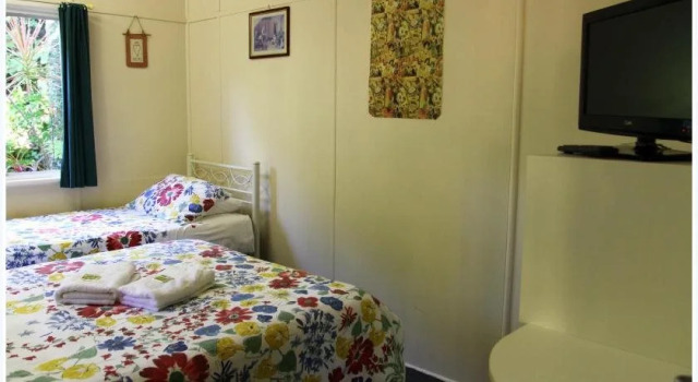Coral Lodge Bed and Breakfast Inn, Забронировать Отель Таунсвилле Квинсленд, рядом с Яхт-клуб и пристань для яхт в Таунсвилле