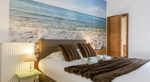 Spacious Apartment With Terrace in Ostend, Забронировать Апартаменты/квартира Остенде Бельгийское побережье, рядом с Wellington Track