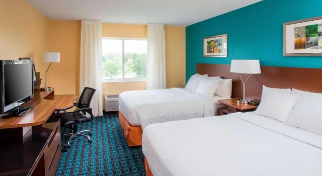 Четырёхместный номер Standard Fairfield Inn & Suites Dayton South