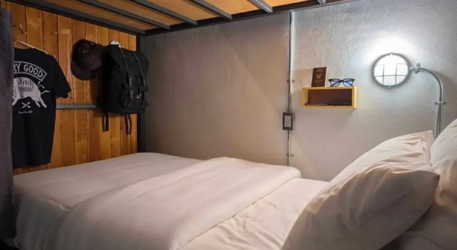 Banana hostel (Don Muang)