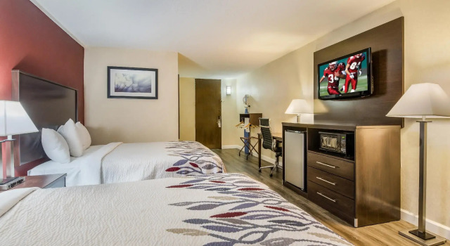 Четырёхместный номер Superior Red Roof Inn Madison Heights, VA