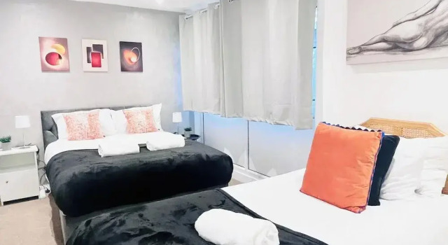 House - Sleeps 10 - Parking - Garden, Забронировать Отель Отели Англии 3 звезды, 3*