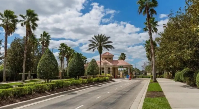 Beautiful 3 Bedroom 2 Bath Condo with a View, Book Hotel Celebration 