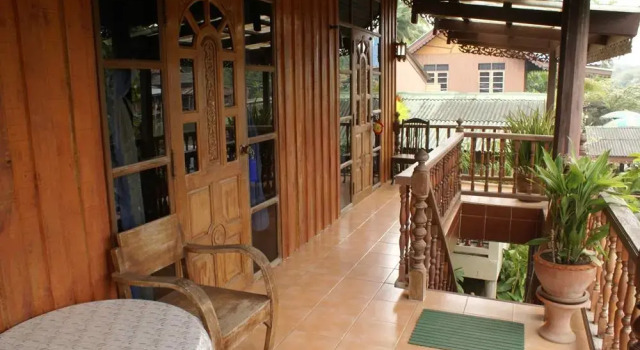 Ruenphen Homestay, Забронировать Отель Отели Ампхава с парковкой, Парковка