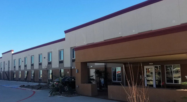 Red Roof Inn PLUS+ Fort Worth - Burleson